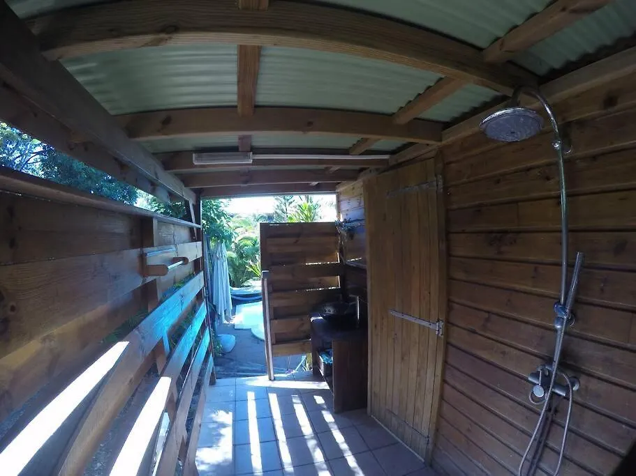 Rare : Bungalow Bois Avec Piscine Privee , Gite Ti Plaisir Le Moule 0*,  Guadeloupe