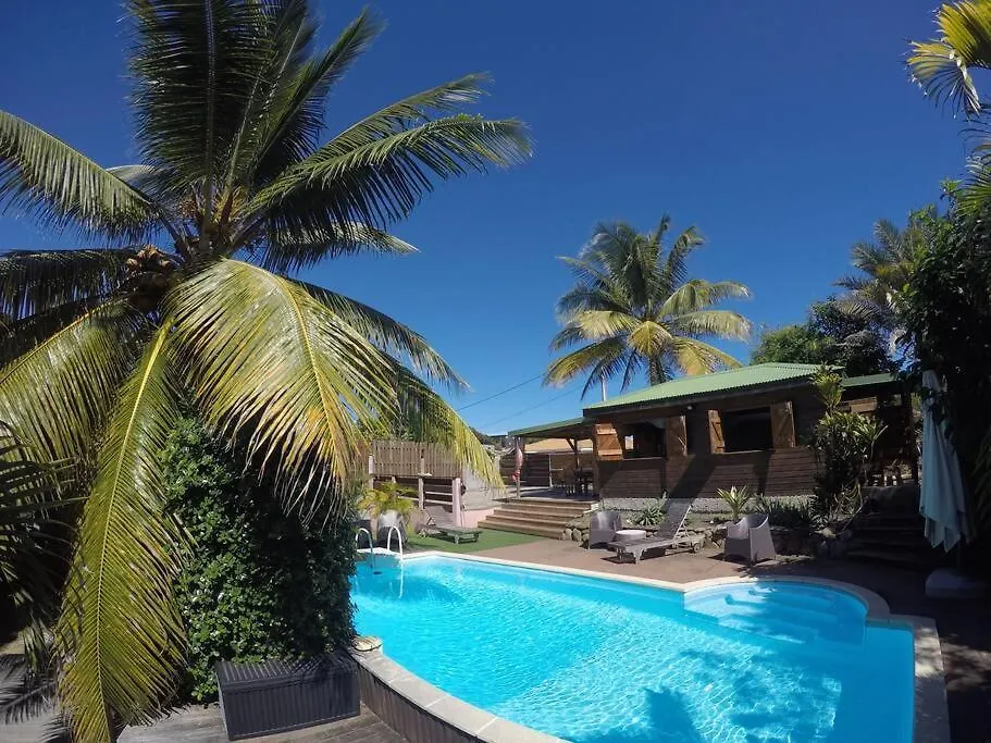 Rare : Bungalow Bois Avec Piscine Privee , Gite Ti Plaisir Le Moule Holiday home